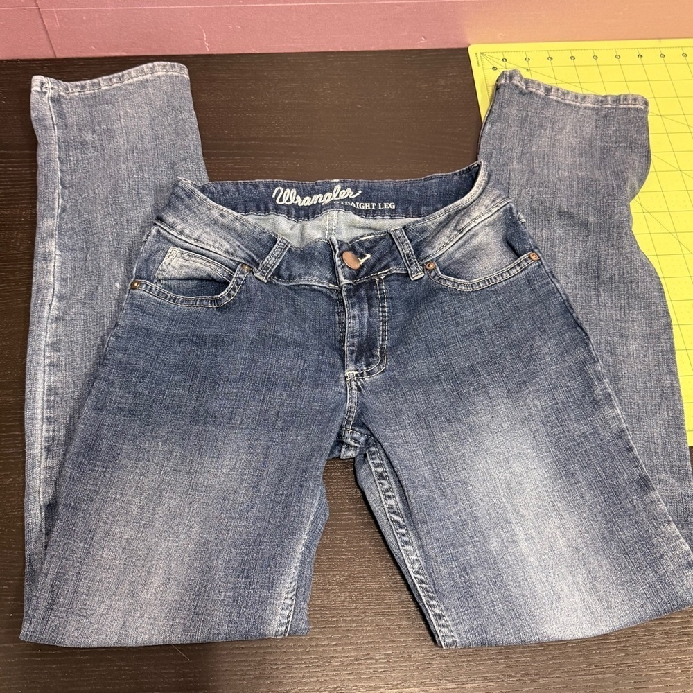 Women’s Sz 1 WRANGLER Blue Straight leg Jeans Soft Vintage Look